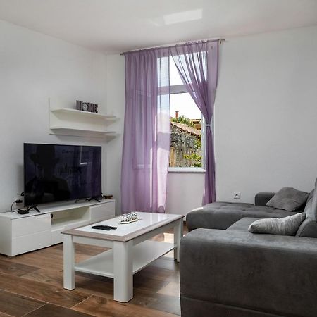 Apartments Smaila 1729 Pula Exterior photo