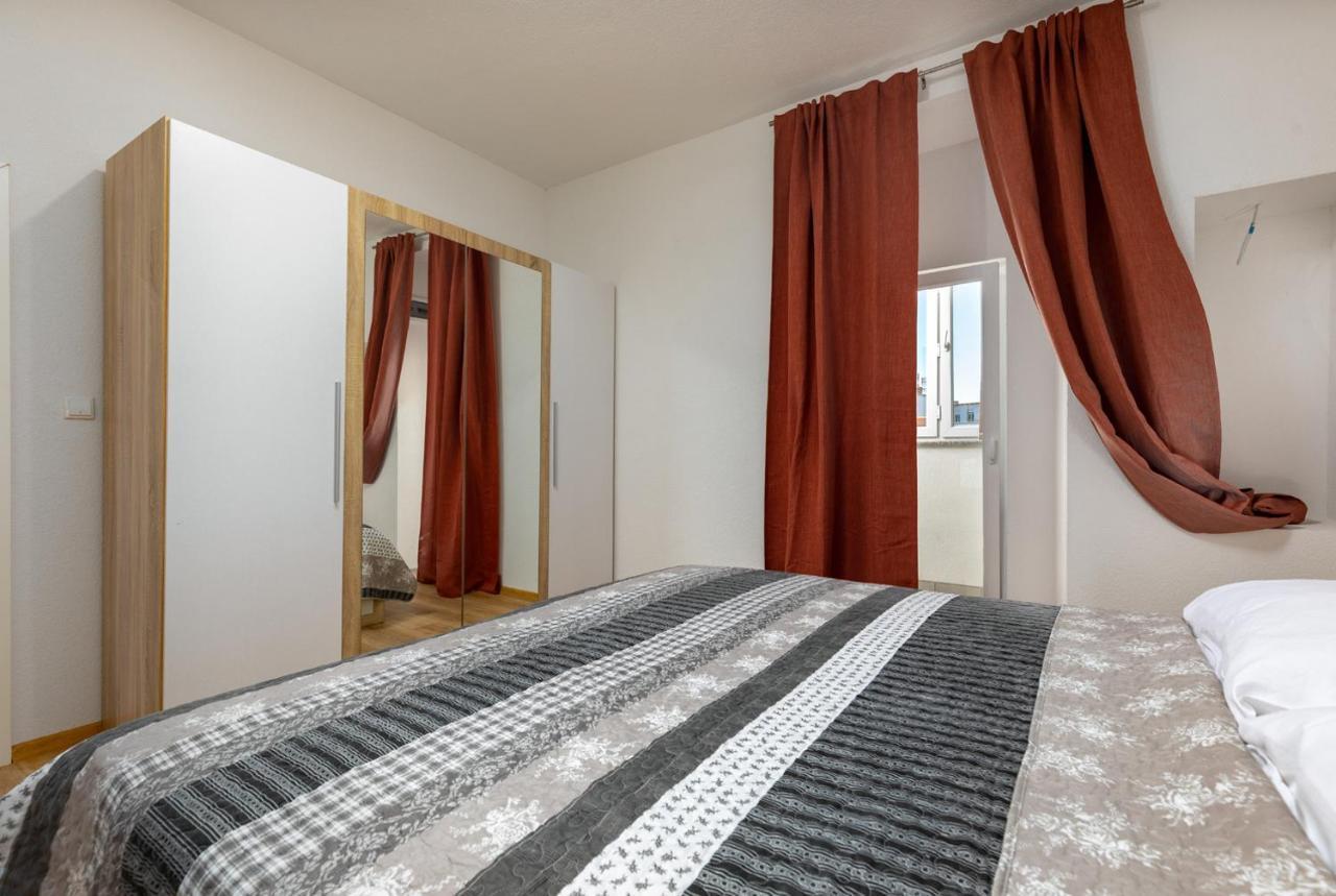 Apartments Smaila 1729 Pula Exterior photo