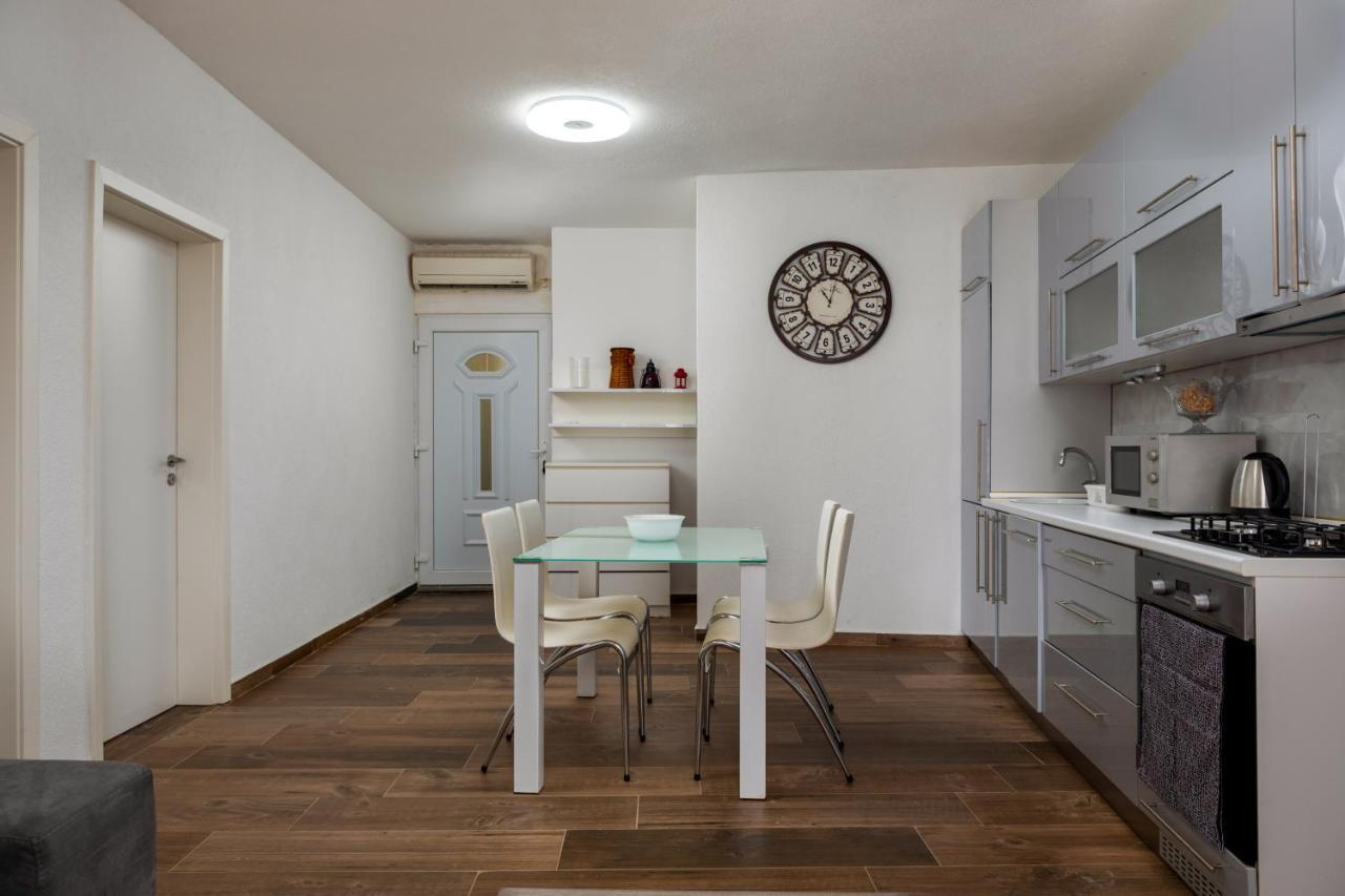 Apartments Smaila 1729 Pula Exterior photo