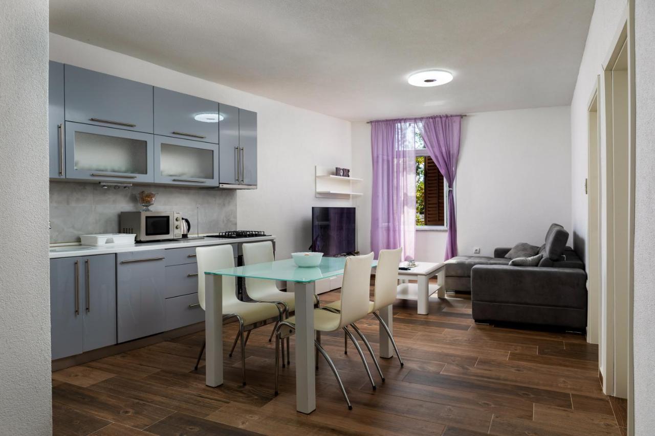 Apartments Smaila 1729 Pula Exterior photo