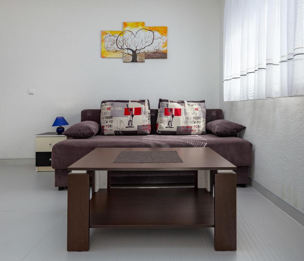 Apartments Smaila 1729 Pula Exterior photo