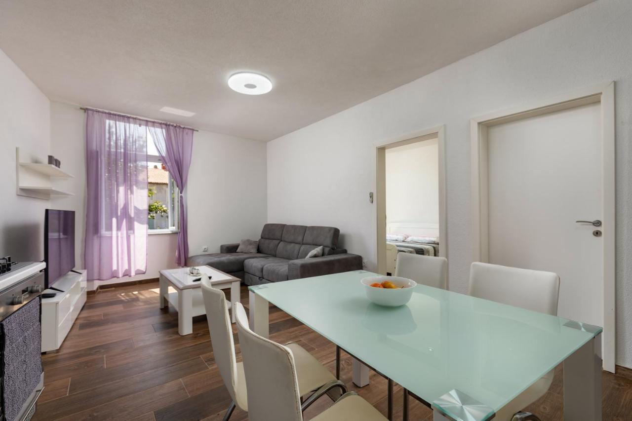 Apartments Smaila 1729 Pula Exterior photo