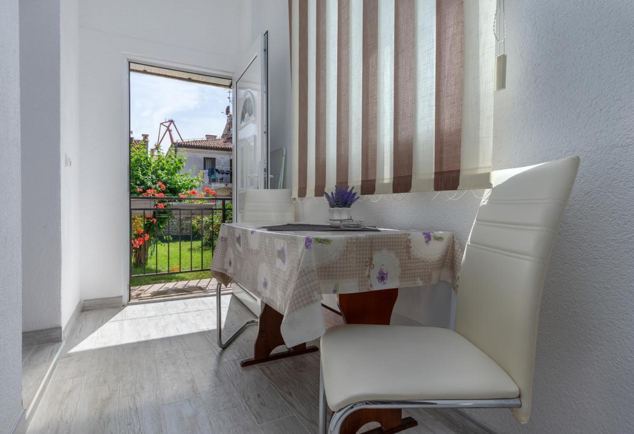Apartments Smaila 1729 Pula Exterior photo
