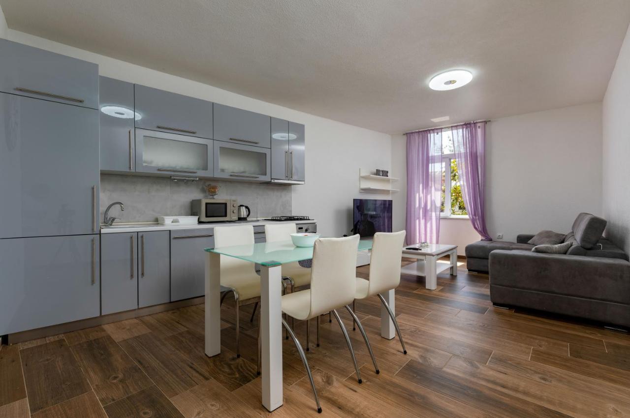 Apartments Smaila 1729 Pula Exterior photo