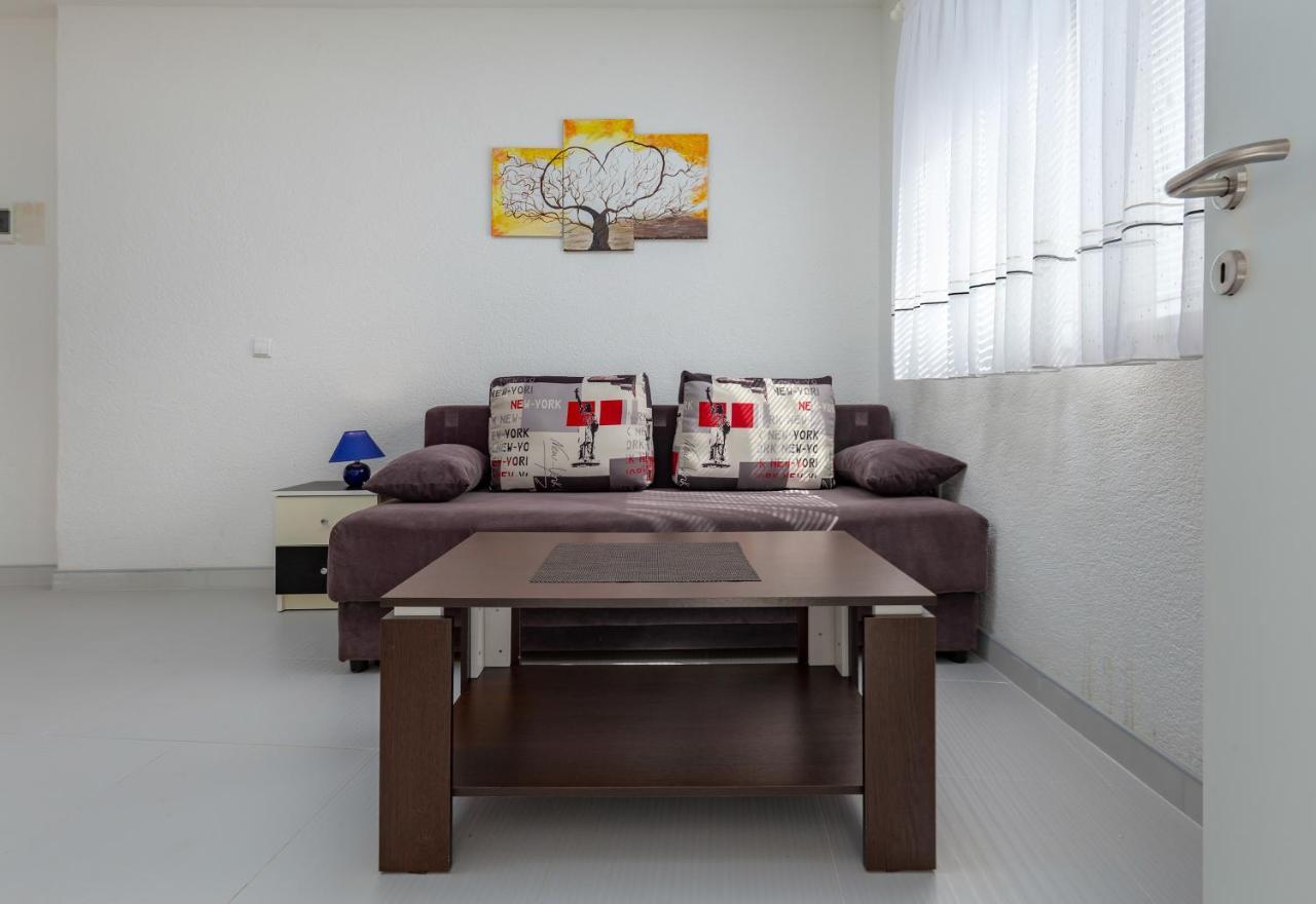 Apartments Smaila 1729 Pula Exterior photo