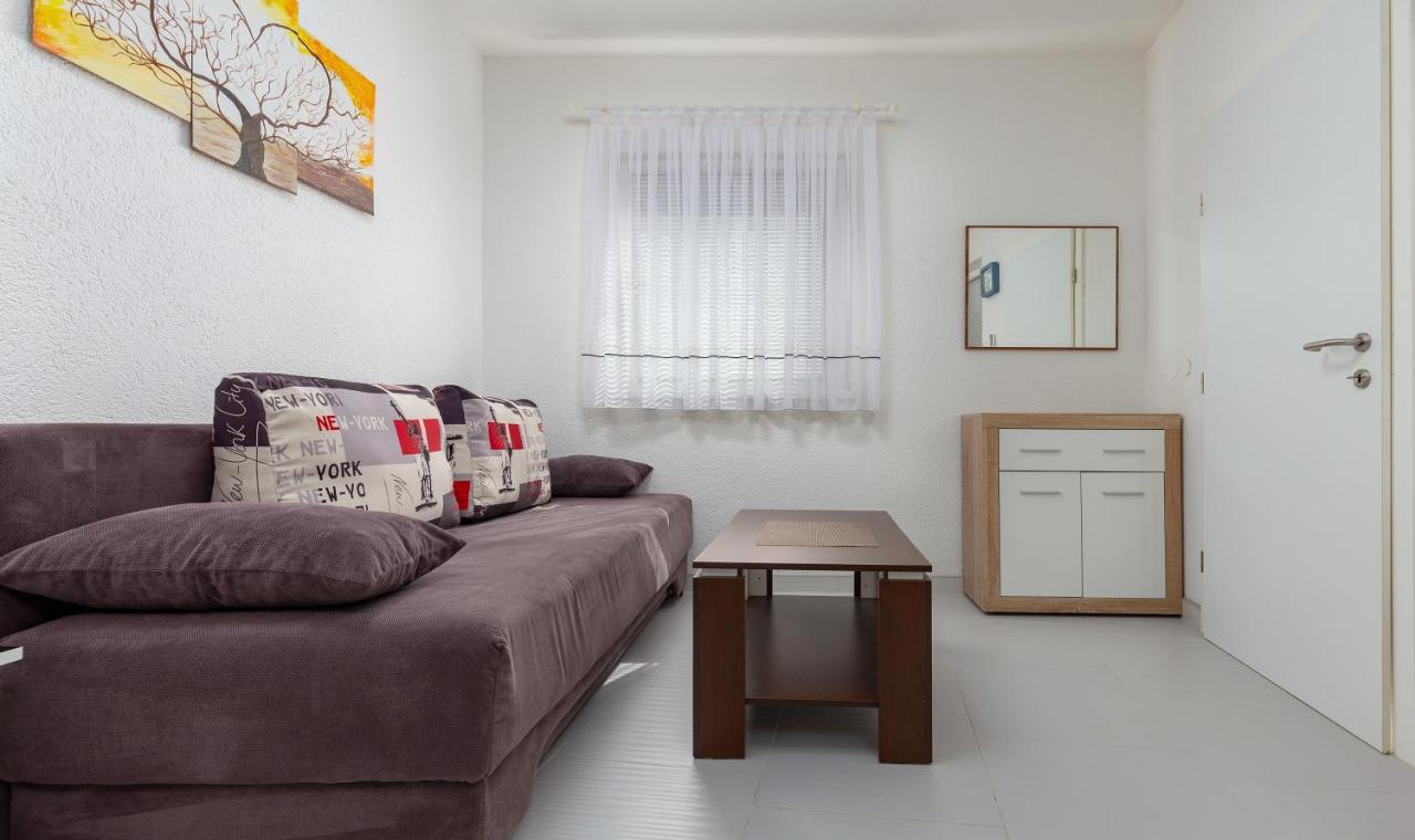Apartments Smaila 1729 Pula Exterior photo
